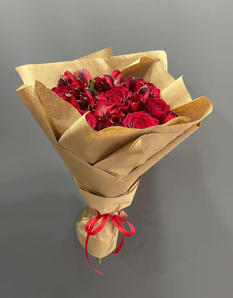 Букет цветов из: Альстромерии и Розы в Поселок дома отдыха Успенское