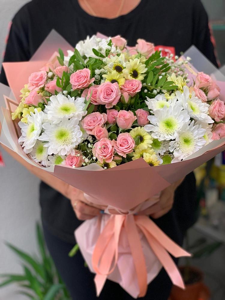 Букет цветов из: Розы и Хризантемы в Поселок дома отдыха Успенское