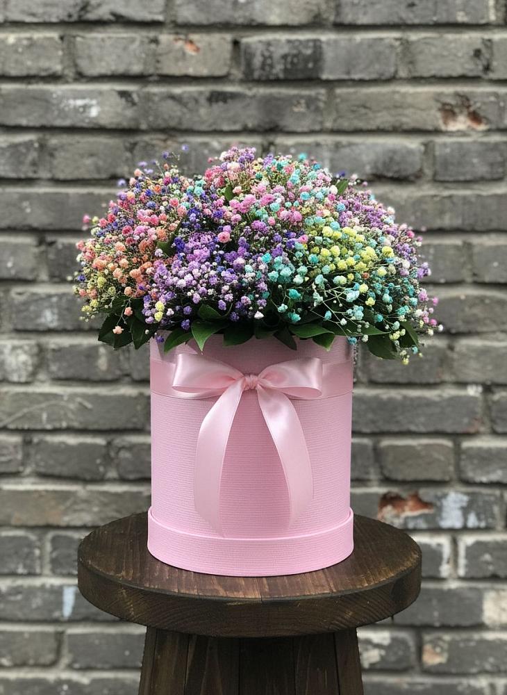 Цветочная композиция из Гипсофила и Розы в шляпной коробке в Поселок дома отдыха Успенское