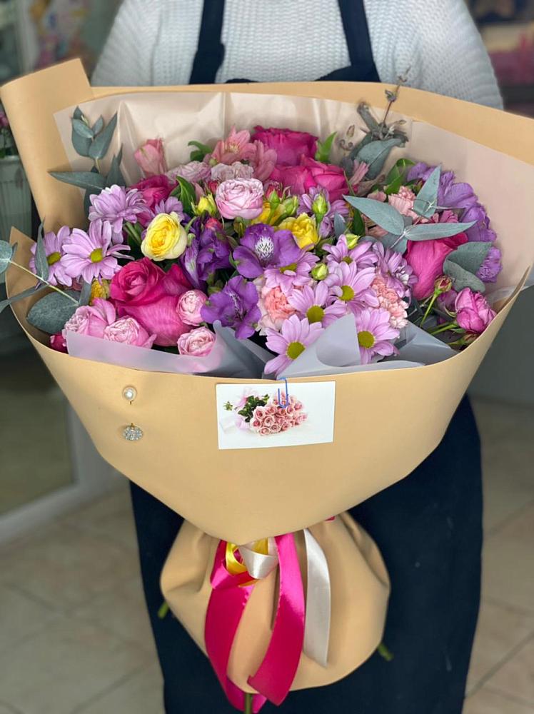 Букет цветов из: Хризантемы, Гвоздики и Альстромерии в Поселок дома отдыха Успенское