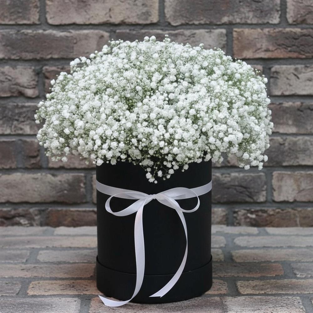 Цветочная композиция из Гипсофила в шляпной коробке в Поселок дома отдыха Успенское