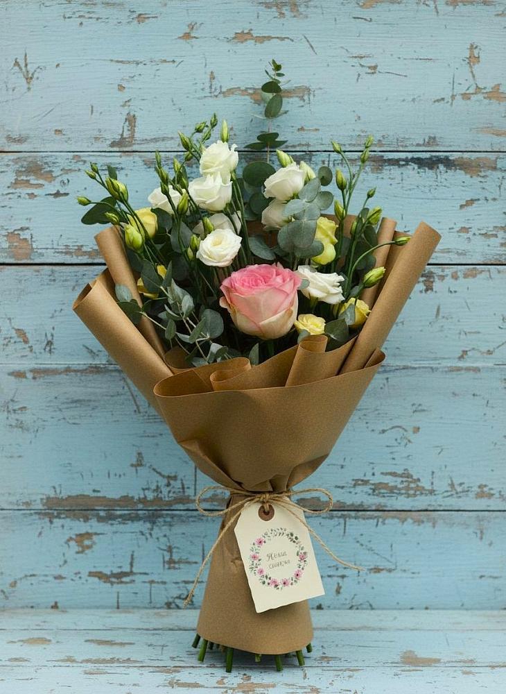 Букет цветов из: Розы и Лизиантусы в Поселок дома отдыха Успенское