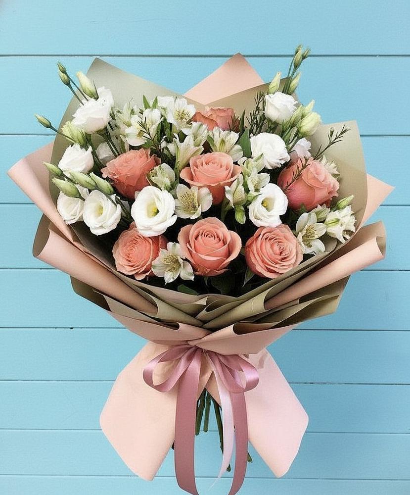 Букет цветов из: Розы, Альстромерии и Лизиантусы в Поселок дома отдыха Успенское