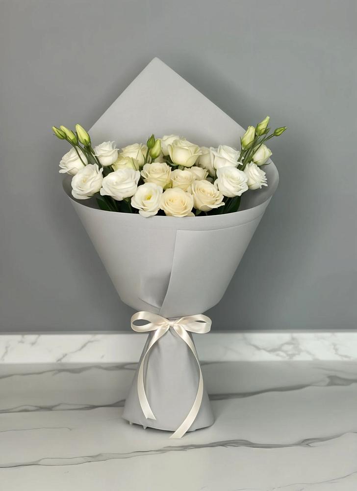 Букет цветов из: Розы и Лизиантусы в Поселок дома отдыха Успенское