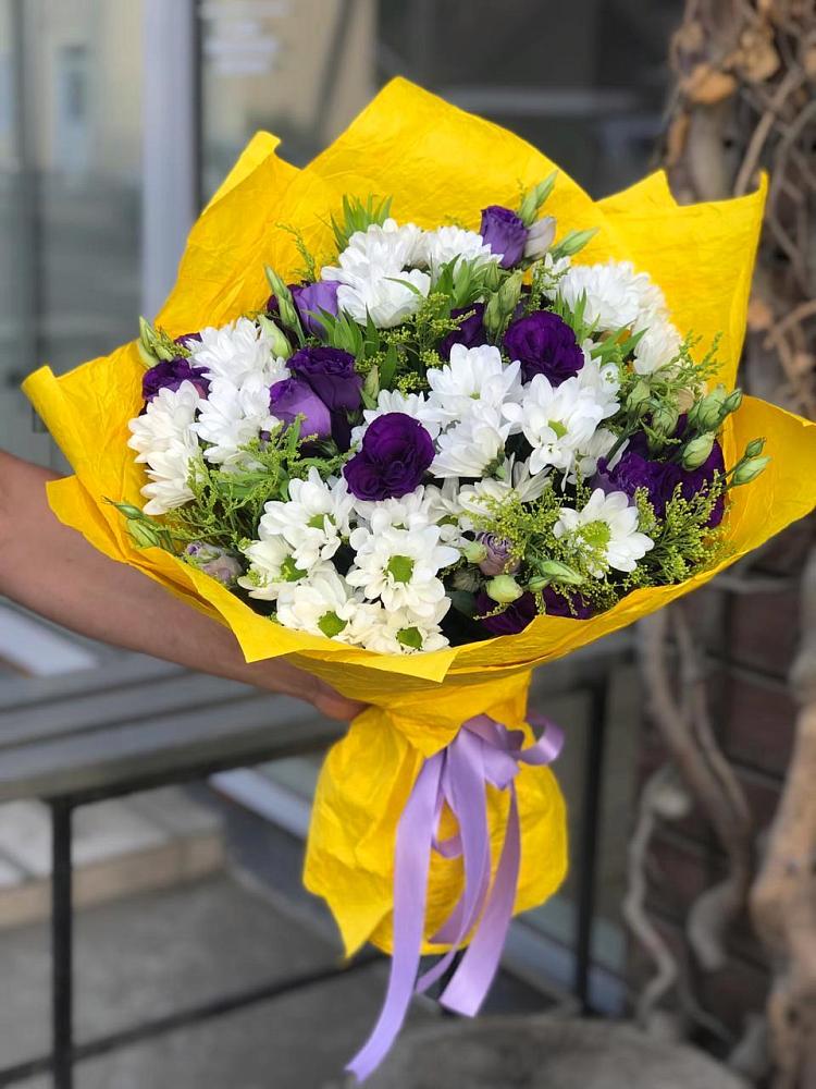 Букет цветов из: Ирисы, Хризантемы и Ромашки в Поселок дома отдыха Успенское