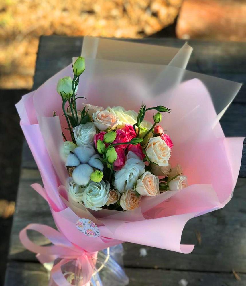 Букет цветов из: Розы и Лизиантусы в Поселок дома отдыха Успенское