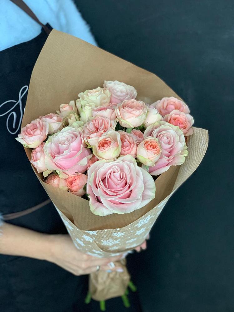 Букет цветов из: Хризантемы и Розы в Поселок дома отдыха Успенское