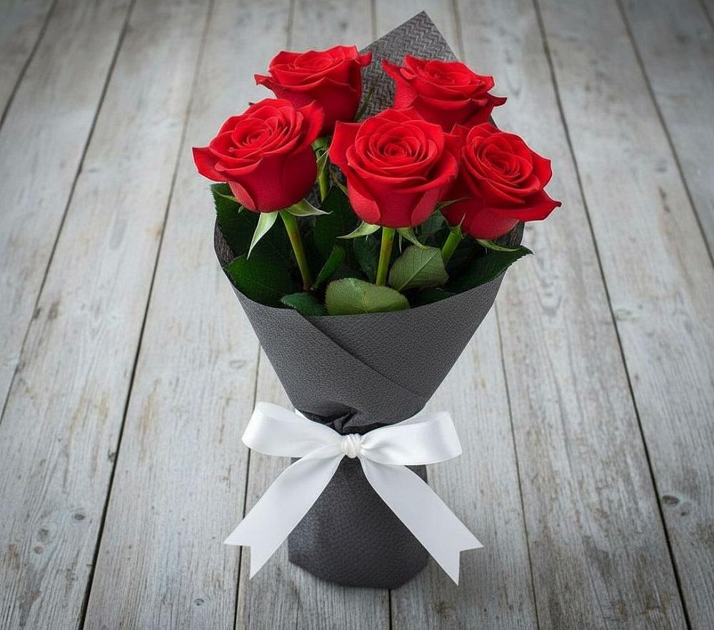 Букет 5 Красных роз Эдлесс Лав в Поселок дома отдыха Успенское