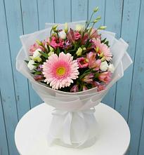 Букет цветов из:  Герберы, Альстромерии и Лизиантусы в Поселок дома отдыха Успенское