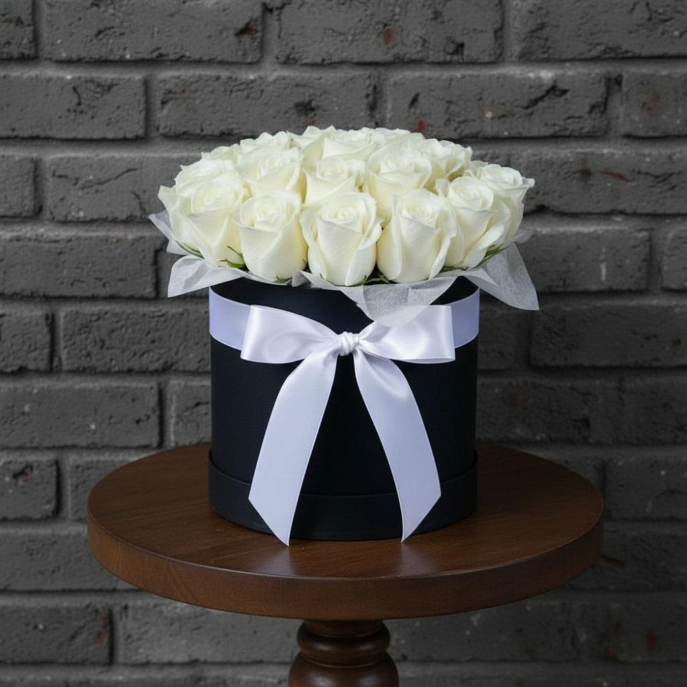 Цветочная композиция из Розы в шляпной коробке в Поселок дома отдыха Успенское