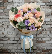 Букет цветов из:  Розы, Лизиантусы и Гвоздики в Поселок дома отдыха Успенское