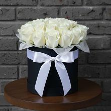 Цветочная композиция из Розы в шляпной коробке в Поселок дома отдыха Успенское